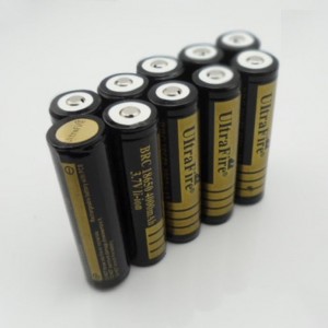UltraFire BRC 18650 4000mAh battery 3.7V with PCB and button top This is a great battery , with a capacity of 4000mah . It is a protected battery with button top , perfect for your mod . Technical specifications : Brand : UltraFire Button top Higher energy density and lower weight than other types rechargeable batteries Compatible with many mods . Voltage: 3.7V Battery Capacity: 4000mAh PCB ( Protection circuit board ) Type : 18650 Li-ion battery Rechargeable battery Length : 65 mm Diameter : 18mm Weight : 89grams High quality and durable Provides excellent continuous power sources to your advanced personal vaporizer . High energy density, long life battery Price refers to one piece . Atention ! Li-Ion batteries must b